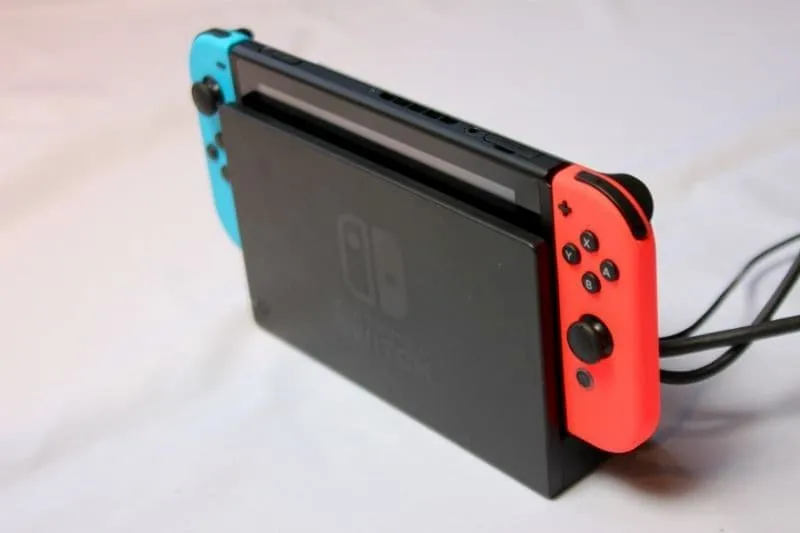 Fifty Years of Video Game Consoles: From the Famicom to the Cloud Era — A Global Tech Revolution for Players 26 Nintendo Switch video game