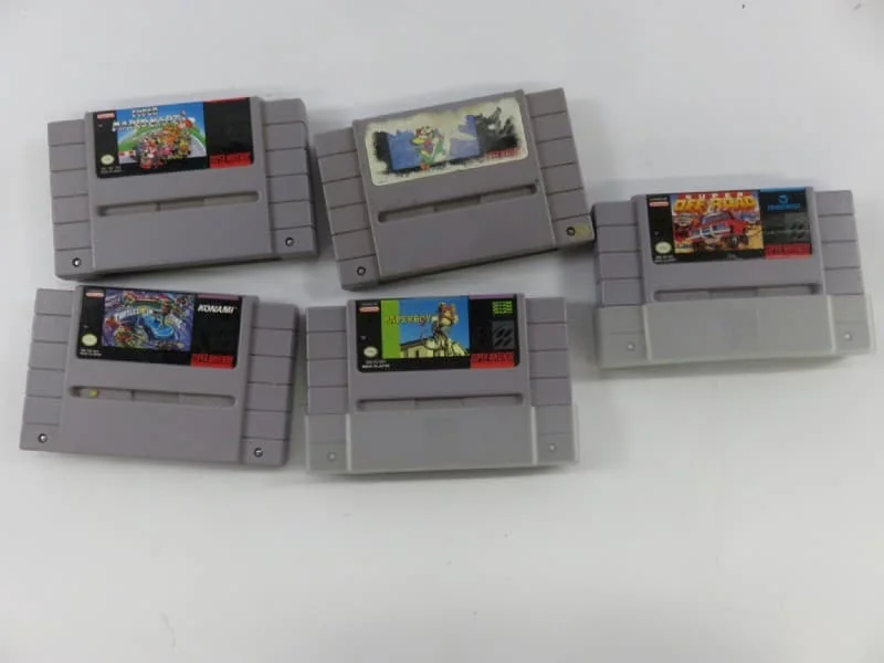 Fifty Years of Video Game Consoles: From the Famicom to the Cloud Era — A Global Tech Revolution for Players 18 Super Nintendo game cartridge